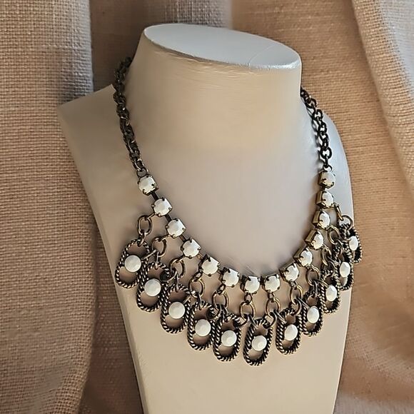 You & I Chunky White and Antiqued Gold Statment Collar Bib Necklace - Picture 2 of 8